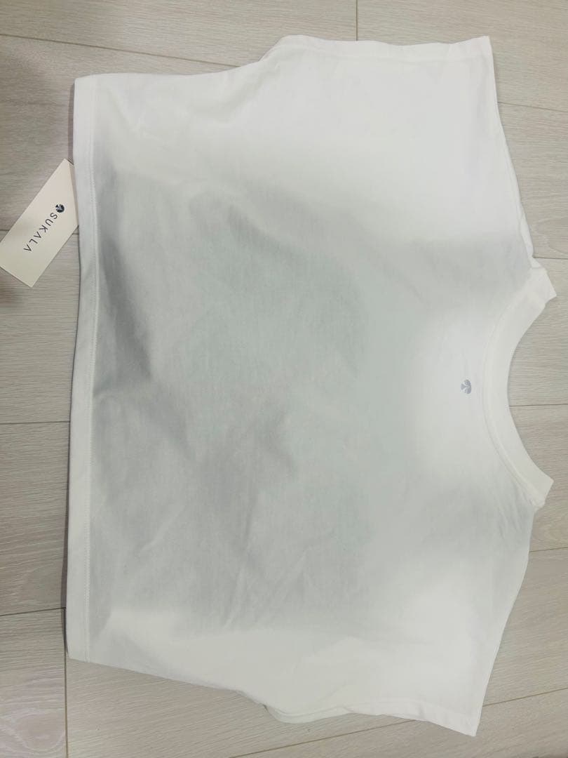 【新品・未使用】Lサイズ　ブラトップ付きエンボスTee ホワイト