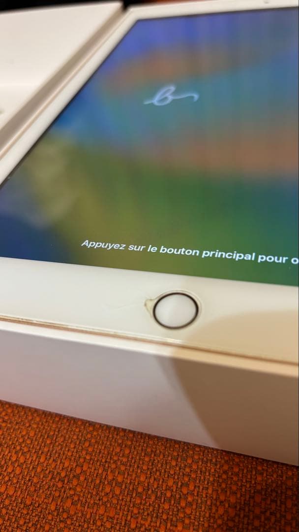 【初期化済み】iPad 第6世代 Wi-Fiモデル 32GB ゴールド