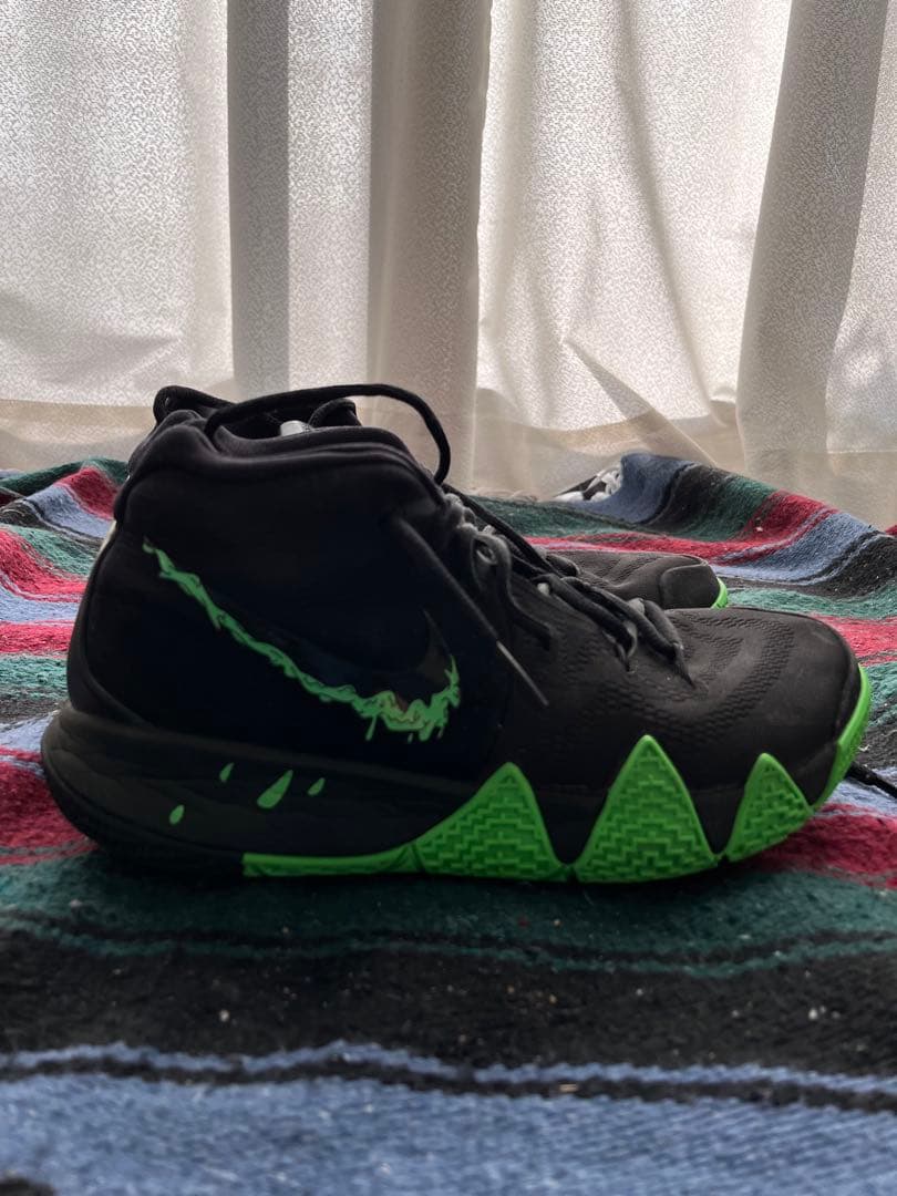 シューズ(男性用) NIKE Kyrie4 Halloween basketball shoes