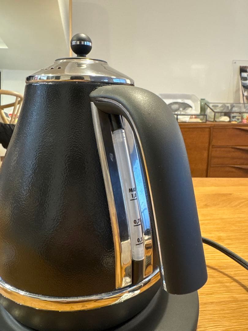 De'Longhi ブラック 電気ケトル