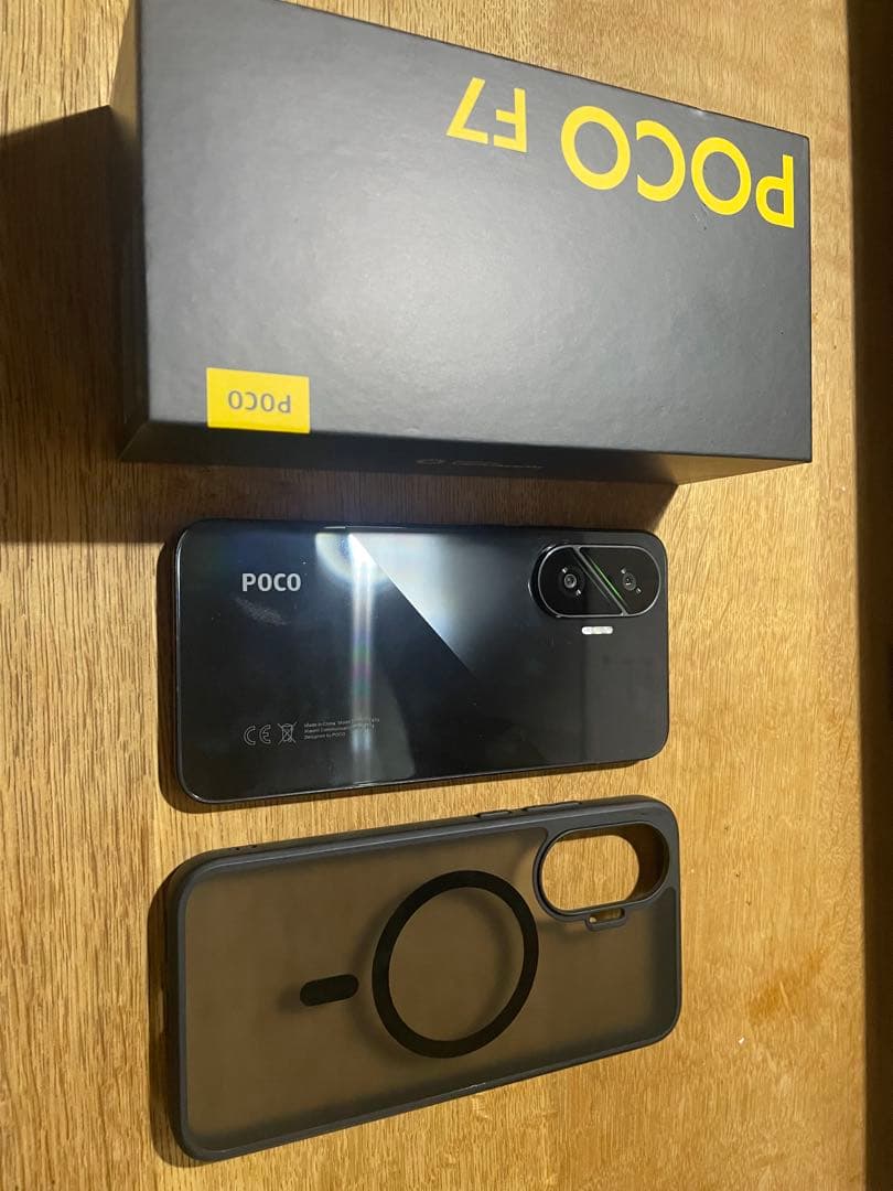 POCO F7 ケース付き