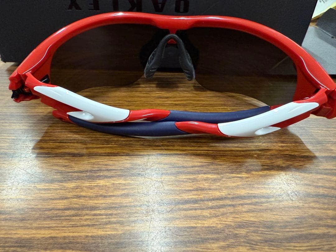 Oakley スポーツサングラス レッド