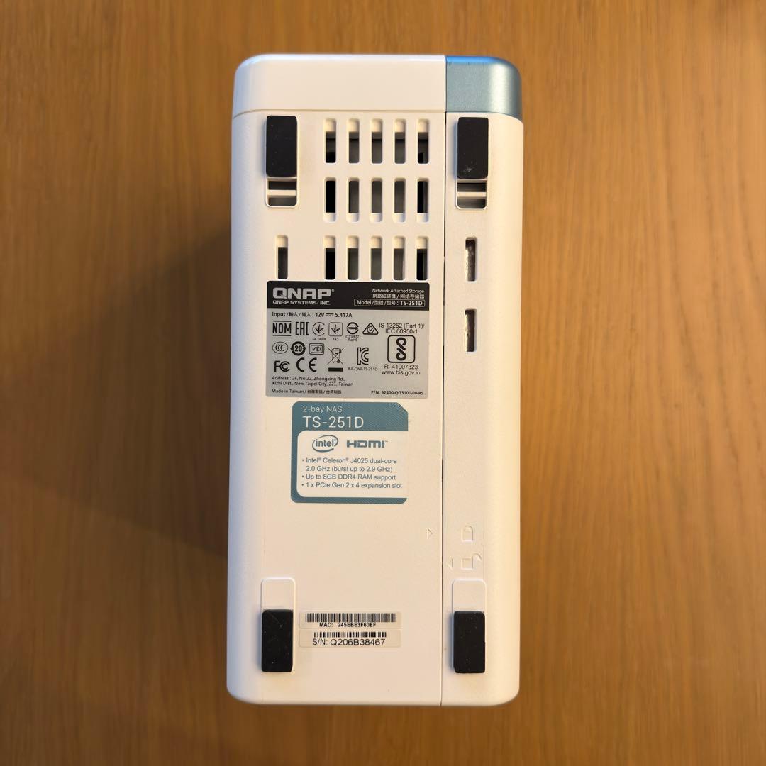 QNAP TS-251D 2ベイ NAS ＋メモリ付属