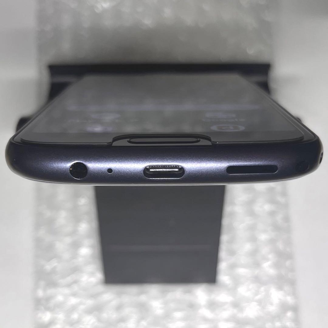 F-53E らくらくスマートフォン 本体 ネイビー色