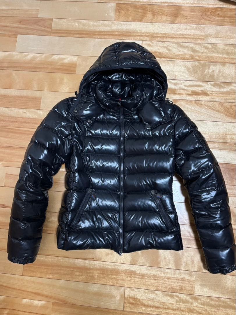 MONCLER badyブラック フード付きダウンジャケット 0