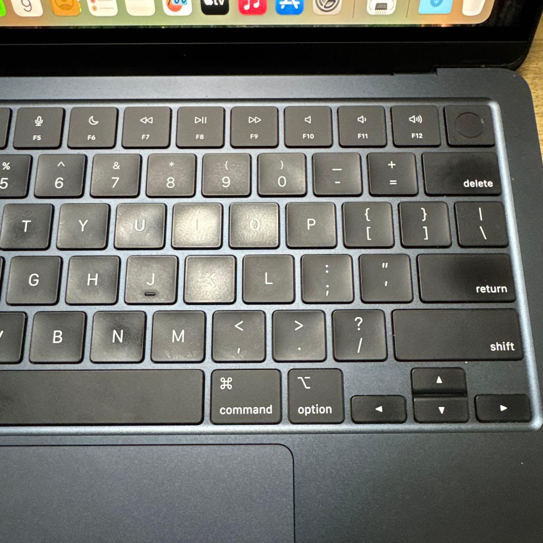 MacBook Air M2 ミッドナイト