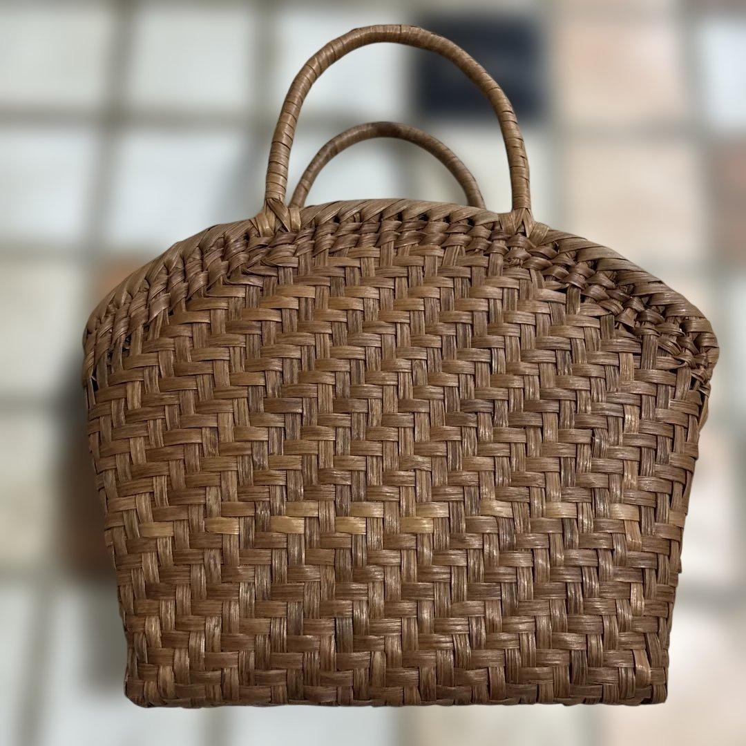 山葡萄のバッグ　天然素材のバスケット型かごバッグ