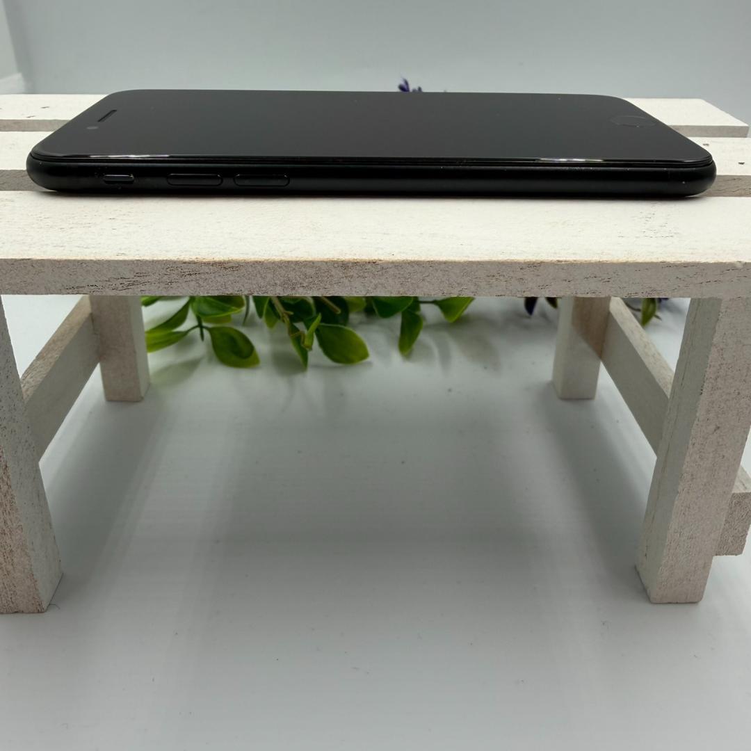 iPhone SE第3世代 64GB ミッドナイト 384