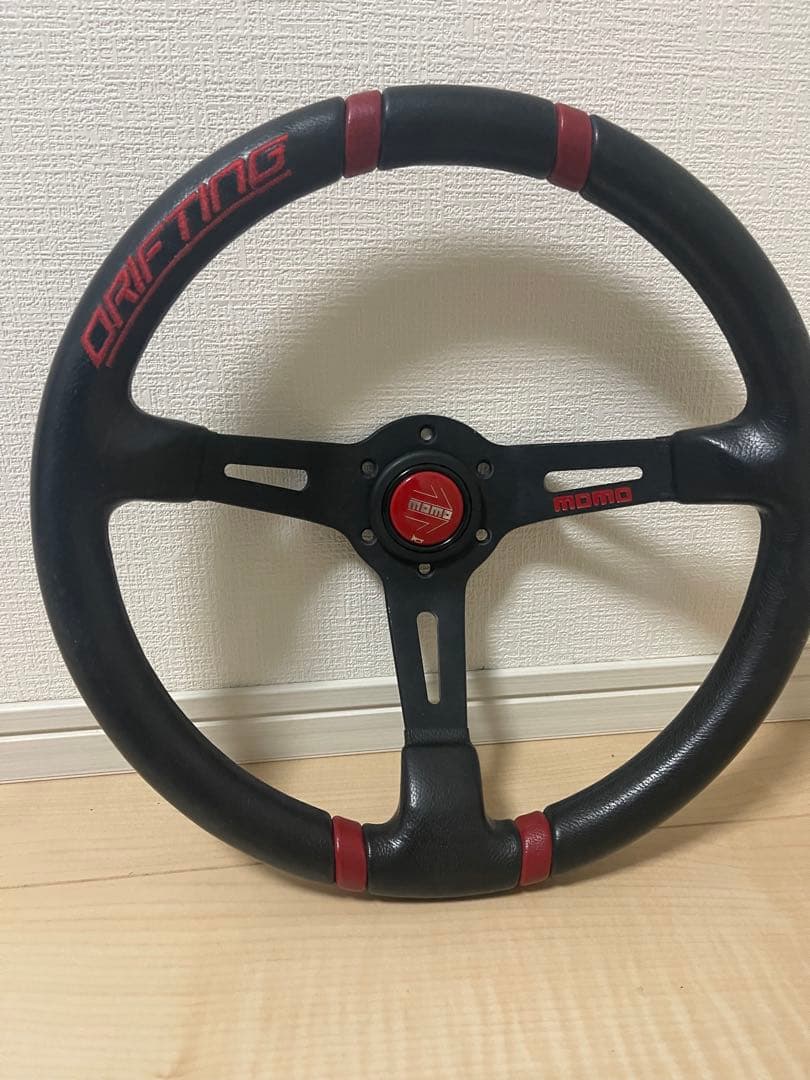 MOMO DRIFTING ステアリングホイール 赤　35π