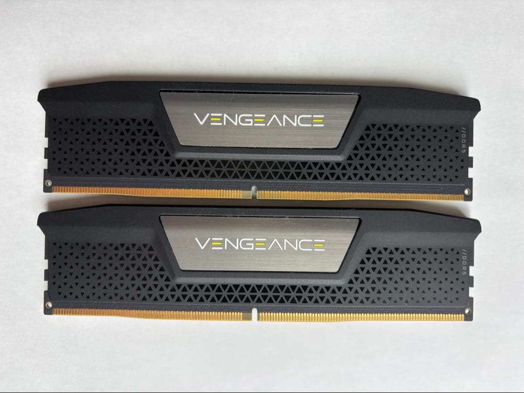 メモリー DDR5 32GB Corsair 6000MHz(PC5-48000)