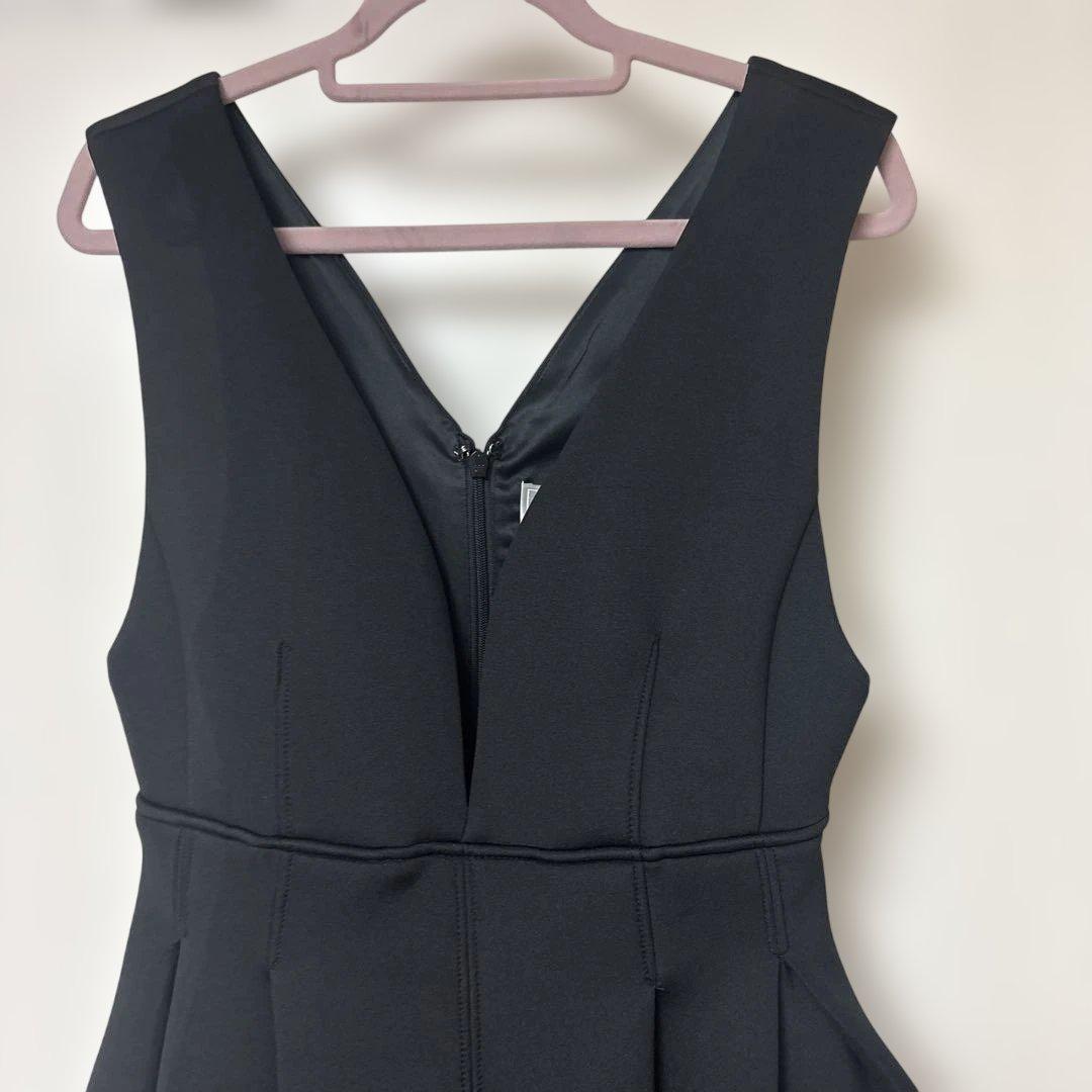 しゅりきゃっと ブラック ノースリーブ 膝丈ワンピース