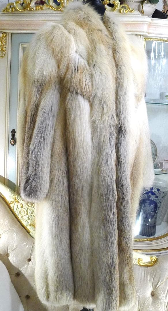 超お買い得【EMBA】超高級プラチナFOXfurロングコート(登録ナンバー付）◇