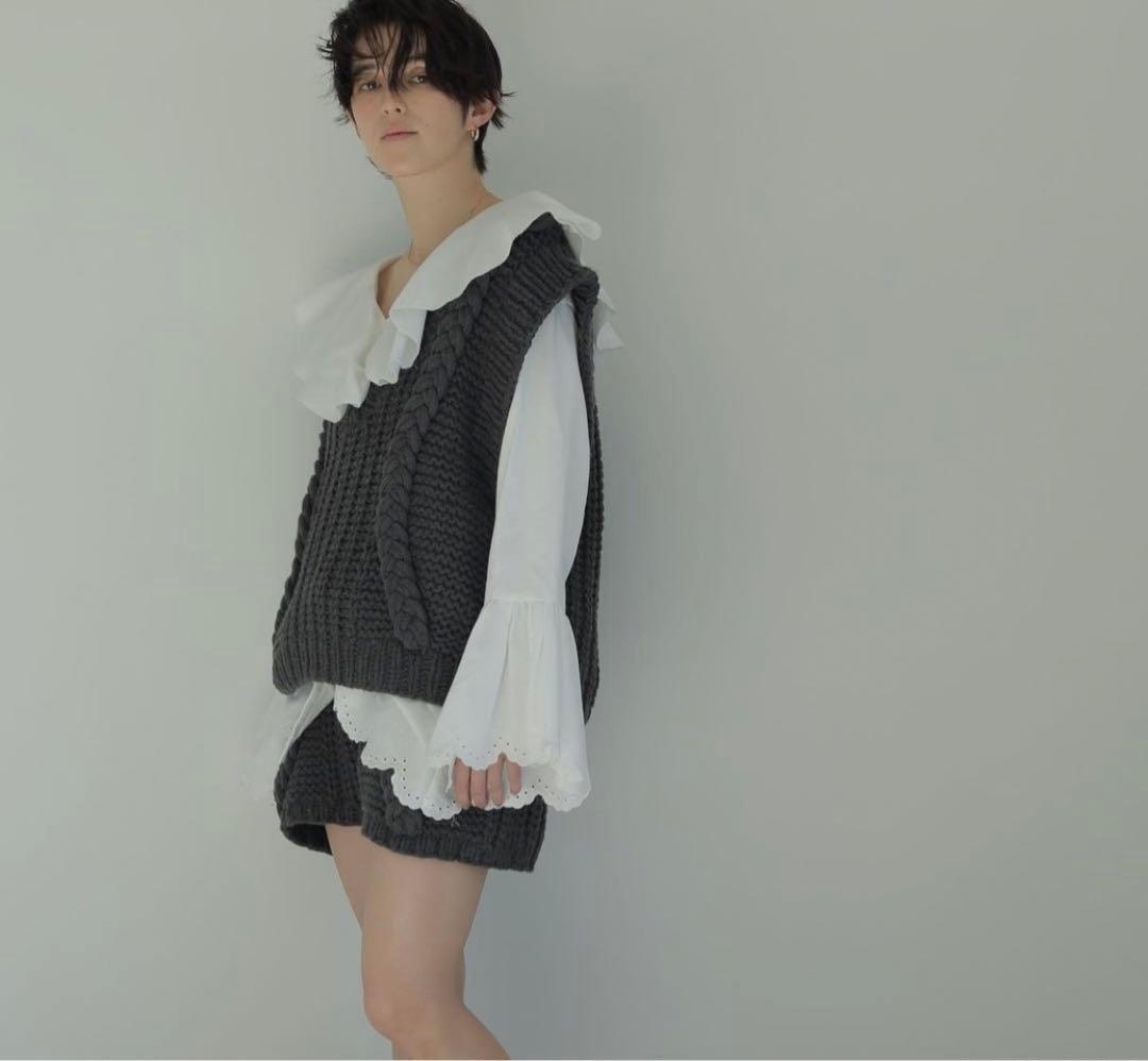 エトレトウキョウ ケーブルニットベスト&ケーブルニットショートパンツ グレー