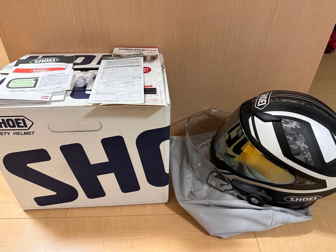 SENA 20S evo 観賞用ヘルメット付き