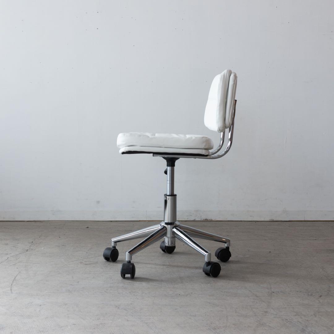 デスクチェア　RKC-301WH 高さ調節可能