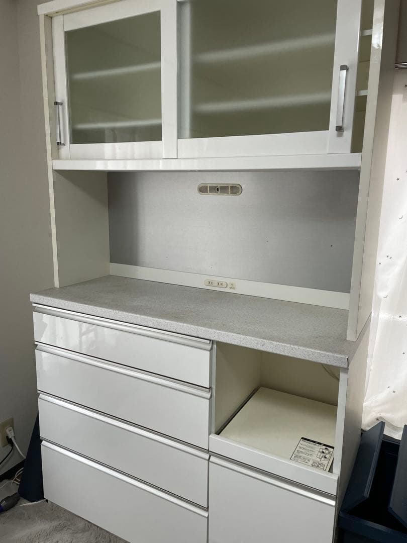 【直接受渡希望】ニトリ　ホワイト 食器棚 引き出し式 ガラス扉付き