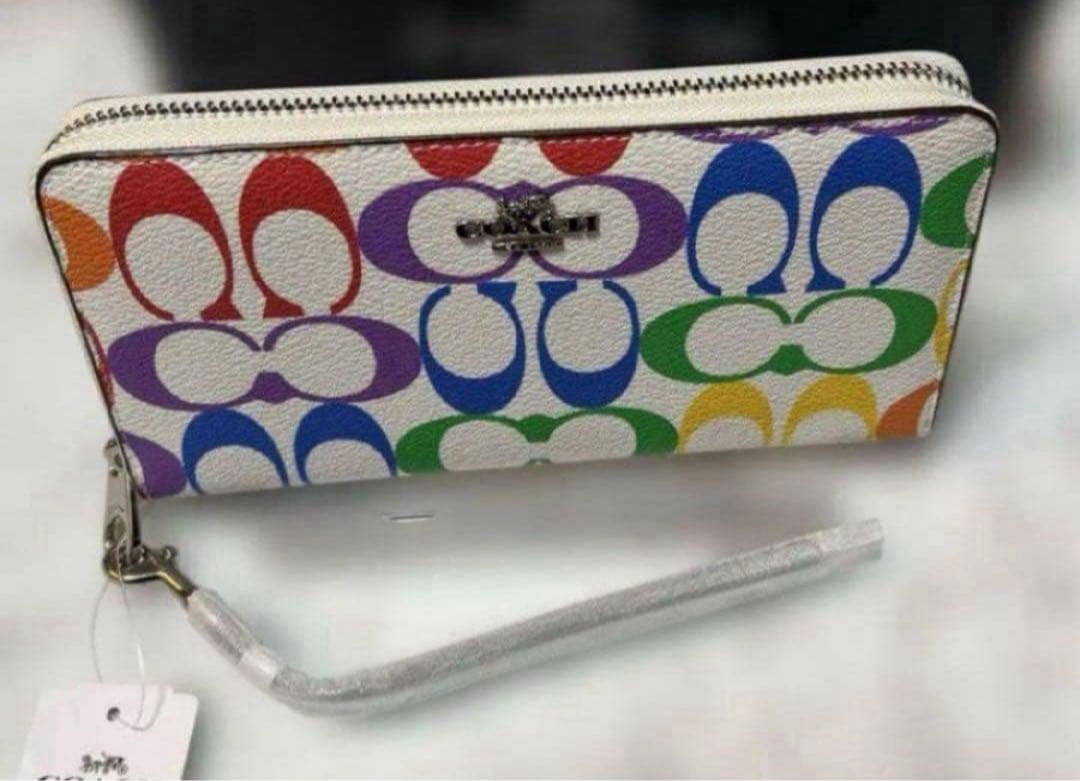 COACH長財布レインボーマルチカラーシグネチャーホワイト.白ストラップ付.新品