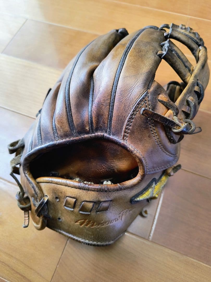 ミズノプロ　硬式　内野手グローブ　最高品質　嬉しい型良好！　硬式球おまけ