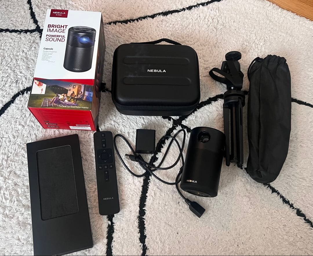 NEBULA プロジェクター本体と付属品一式