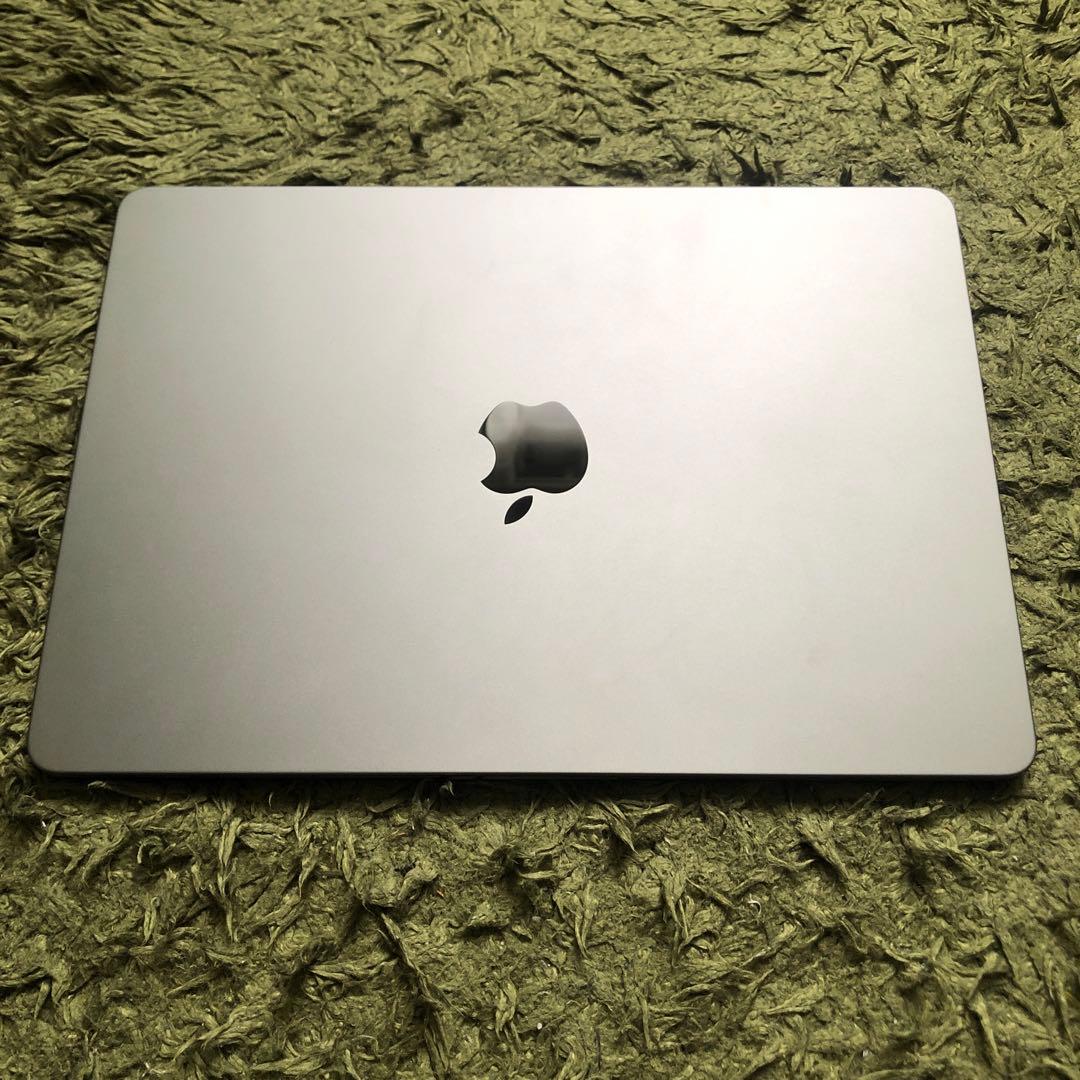 ジャンクApple MacBook 13.6 インチM2 256GB