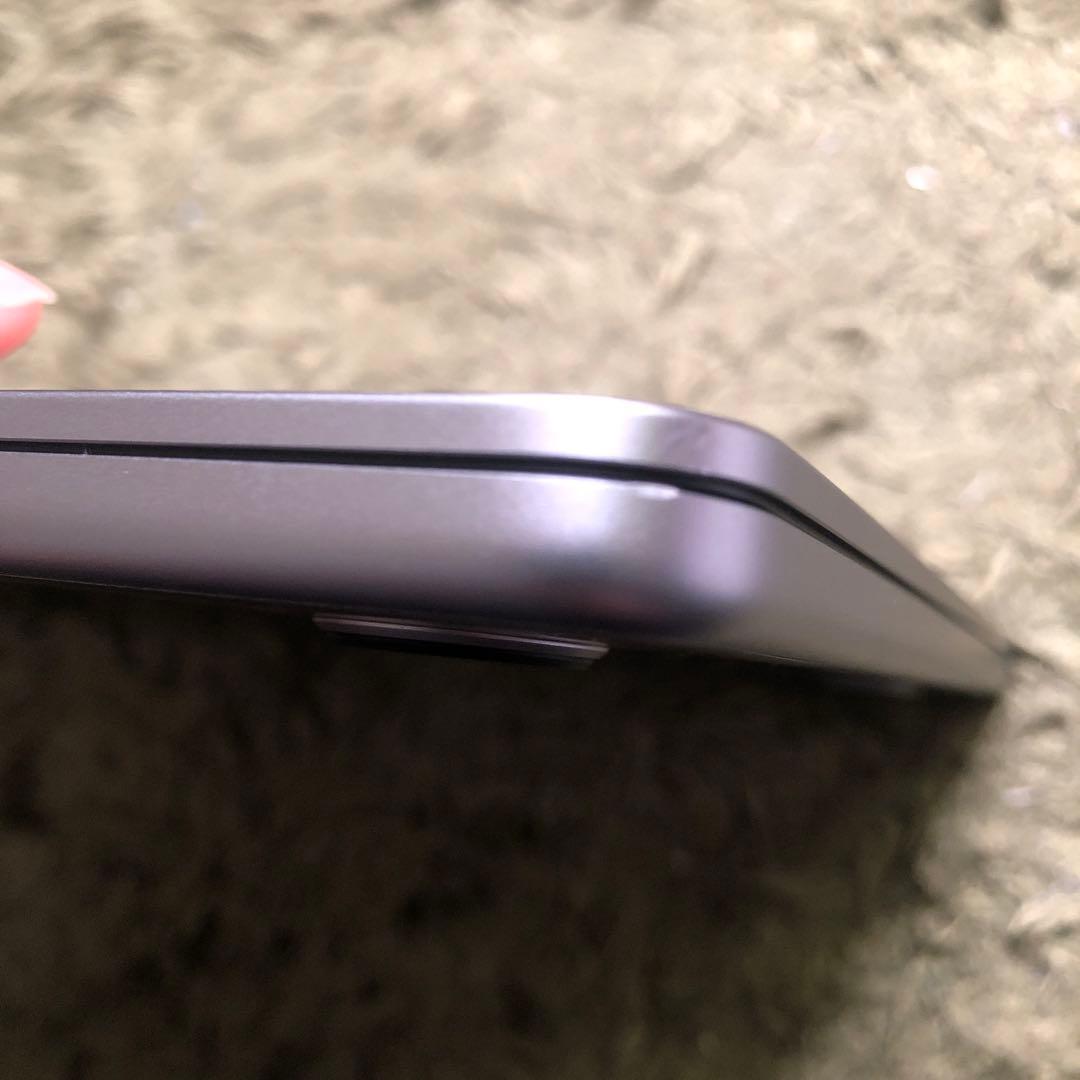 ジャンクApple MacBook 13.6 インチM2 256GB