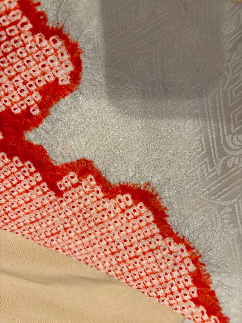 芸舞妓さんのようなはんなりした着こなし　絞り名古屋帯　水色に雲取り　ゑり萬畳紙付