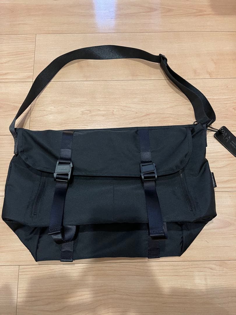 AMIACALVA MESSENGER BAG シンゾーン