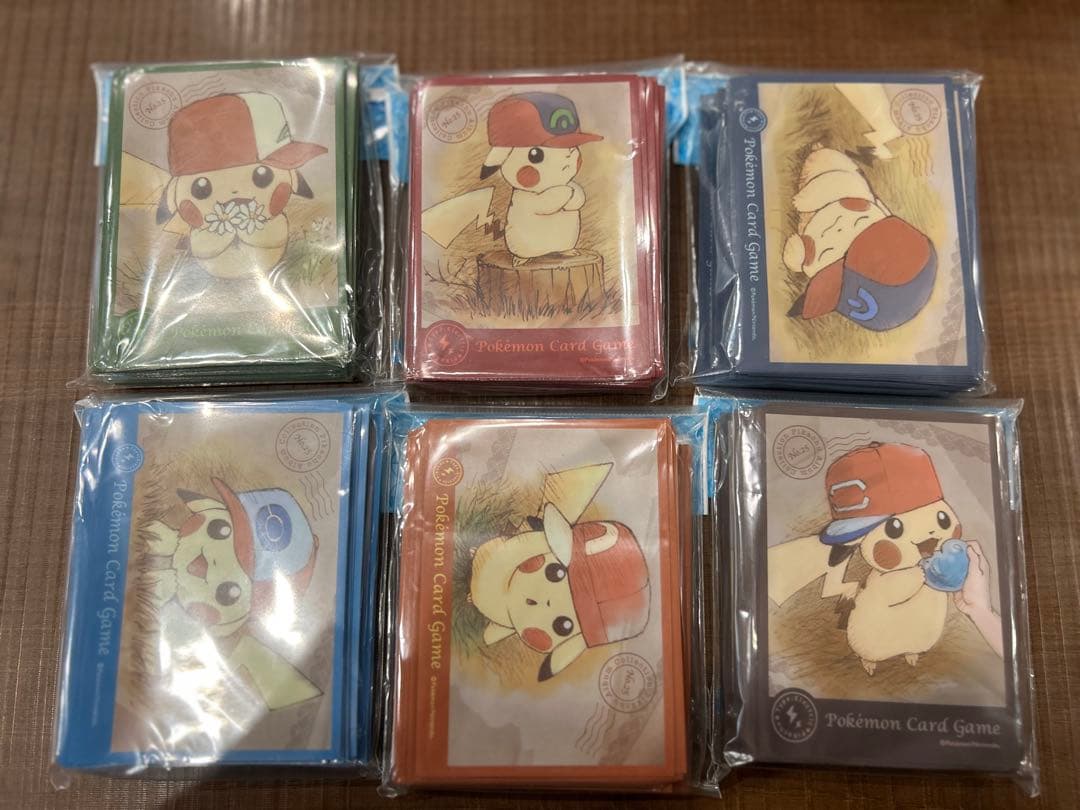 ポケモンカードゲーム スリーブ デッキシールド ぼうしをかぶったピカチュウ