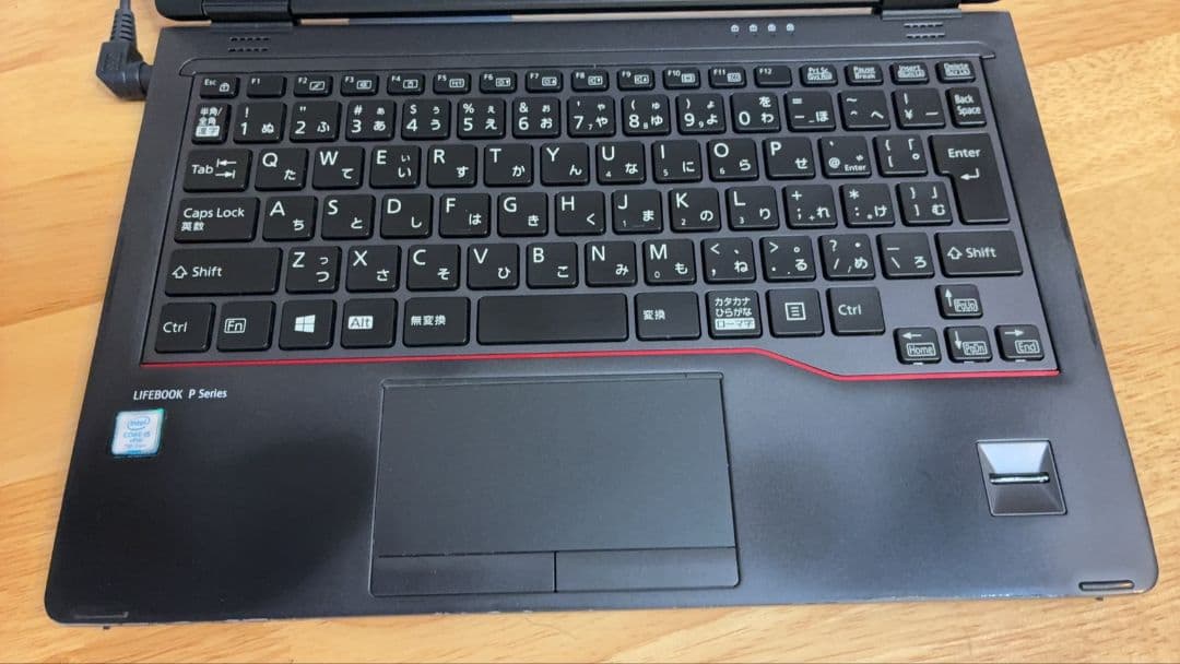 軽量薄型☆富士通 P727 Core i5 7300U 8GB / SSD128
