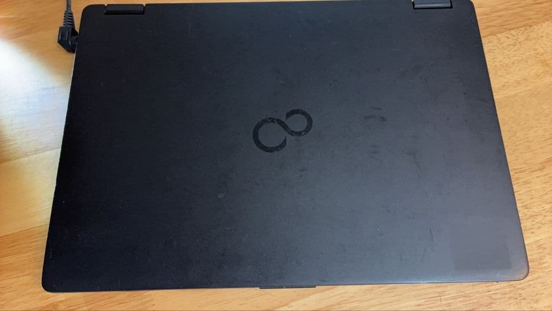 軽量薄型☆富士通 P727 Core i5 7300U 8GB / SSD128