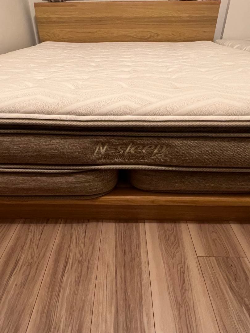 クイーンマットレス&ベットフレームセット