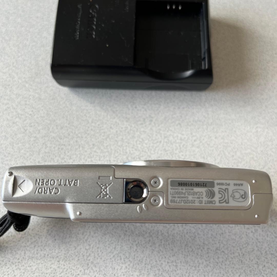 Canon IXY100Ｆ デジタルカメラ 本体と充電器