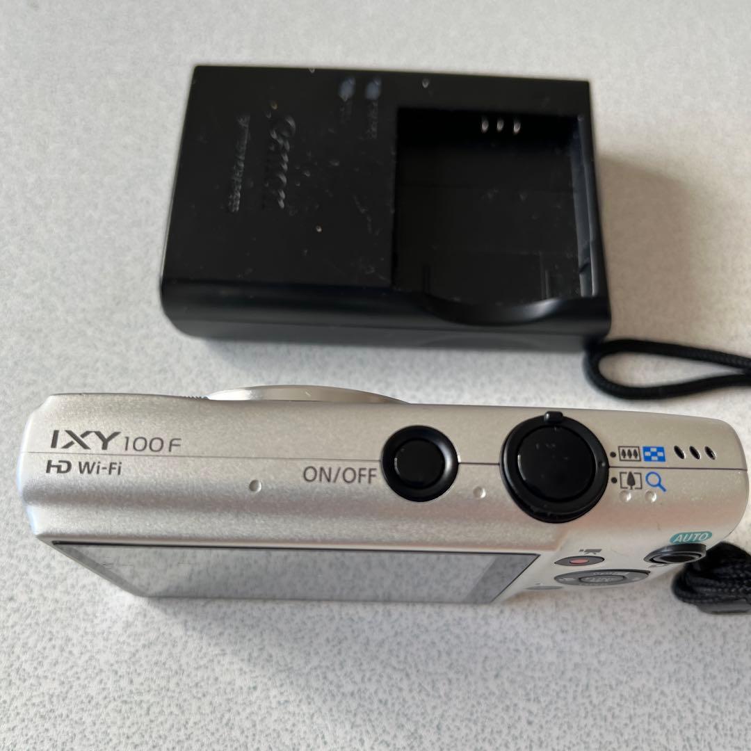 Canon IXY100Ｆ デジタルカメラ 本体と充電器