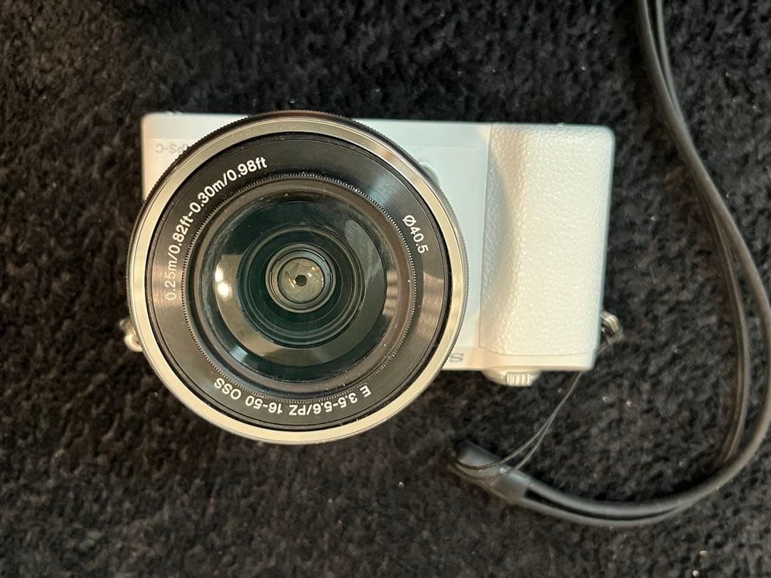 SONYソニーa5100 ILCE-5100USB充電可能ホワイトミラーレス一眼