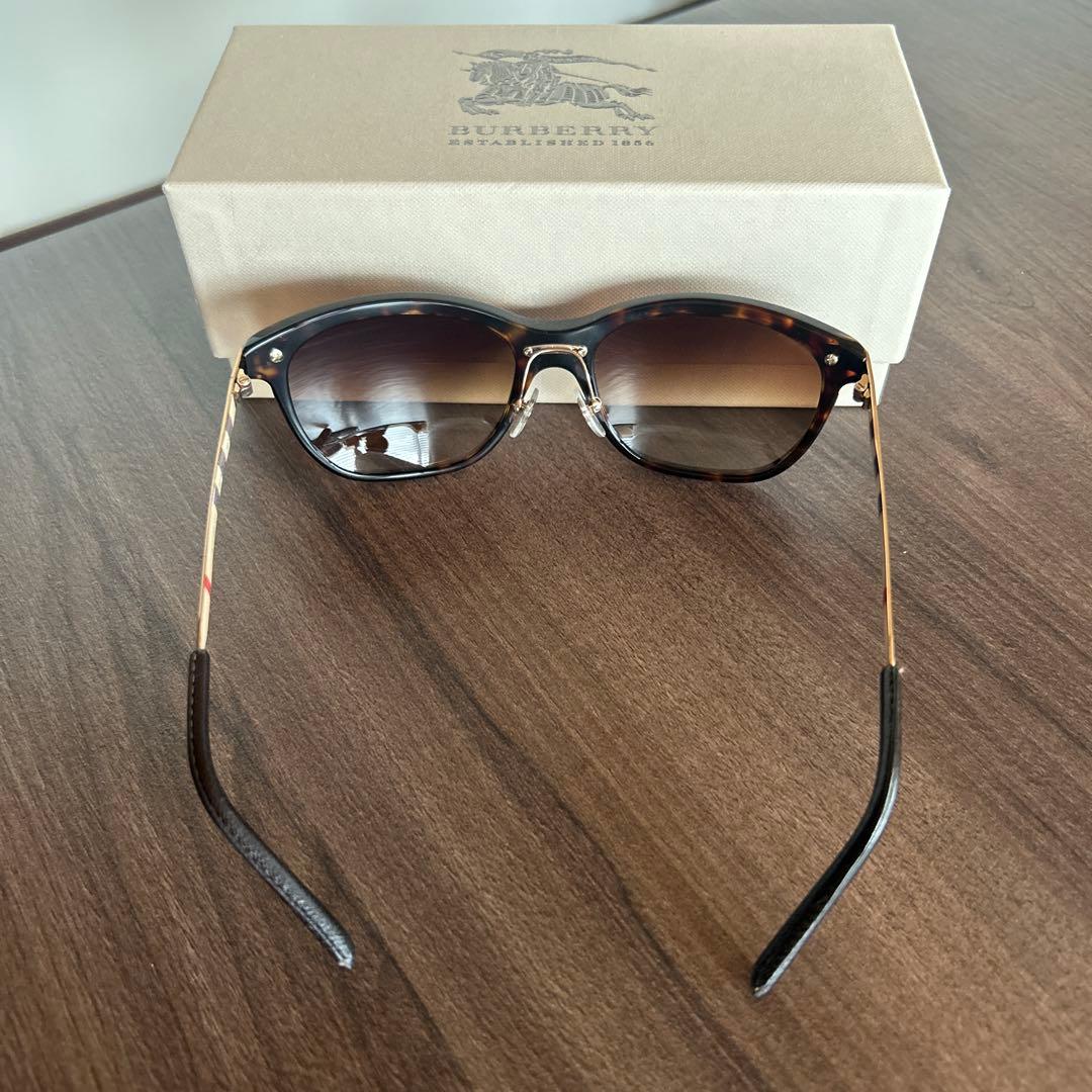 BURBERRY サングラス　バーバリー　美品サングラス