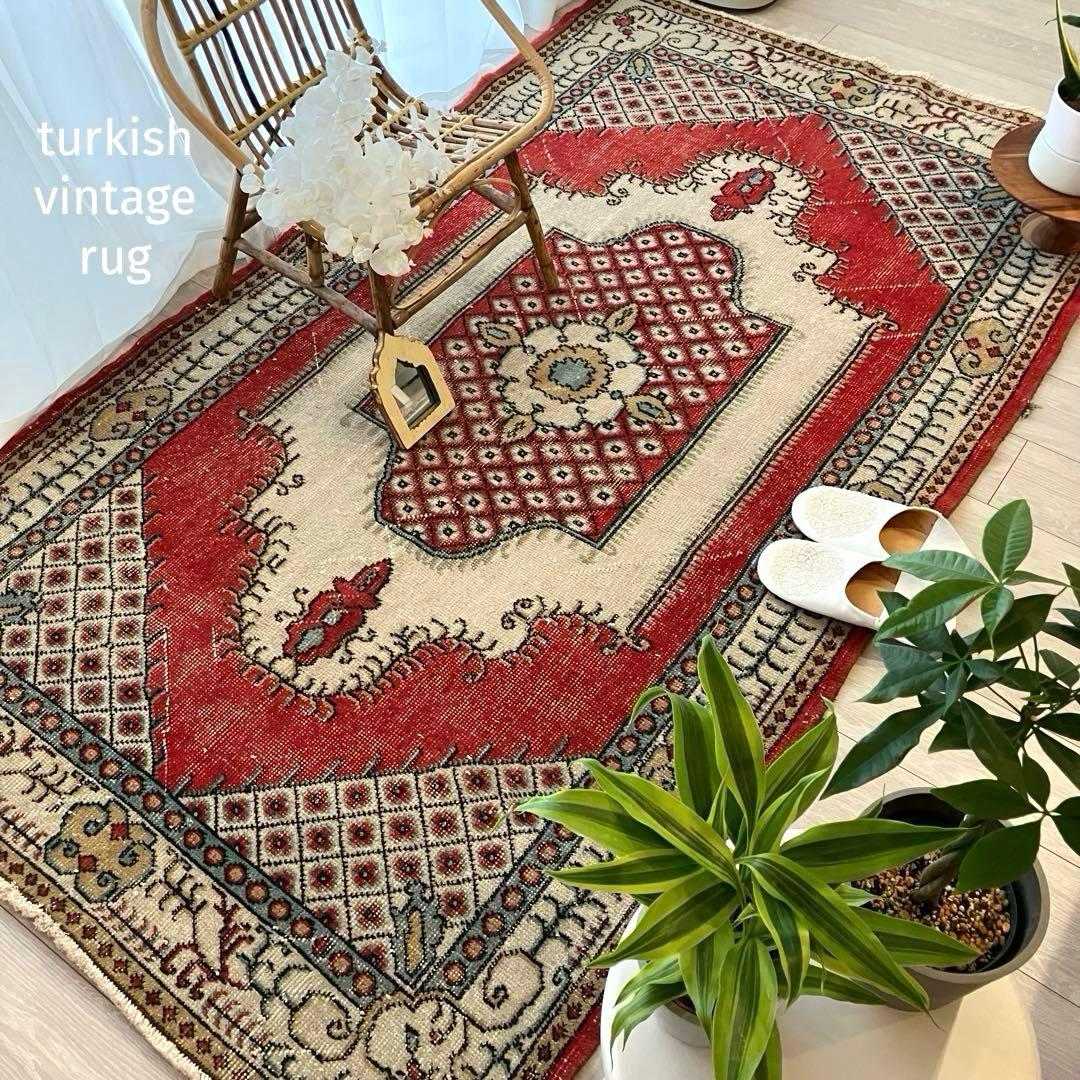 クラシカル柄✳︎117×209✳︎ 華やかレッド　ブラウン　トルコヴィンテージラグ