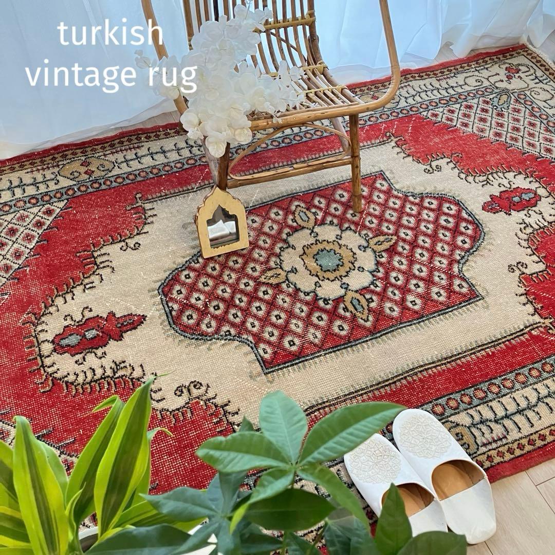 クラシカル柄✳︎117×209✳︎ 華やかレッド　ブラウン　トルコヴィンテージラグ