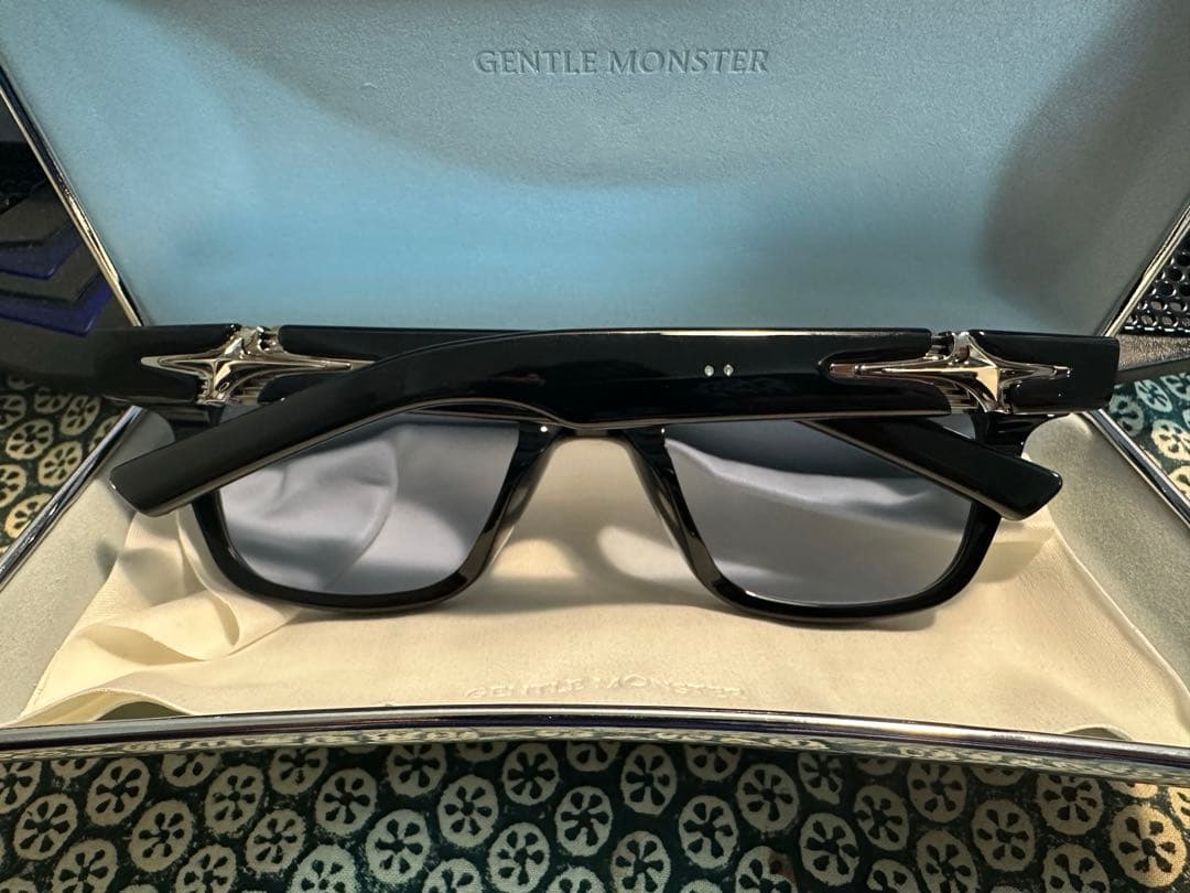 小物 Gentle monster FATA-01(BL)