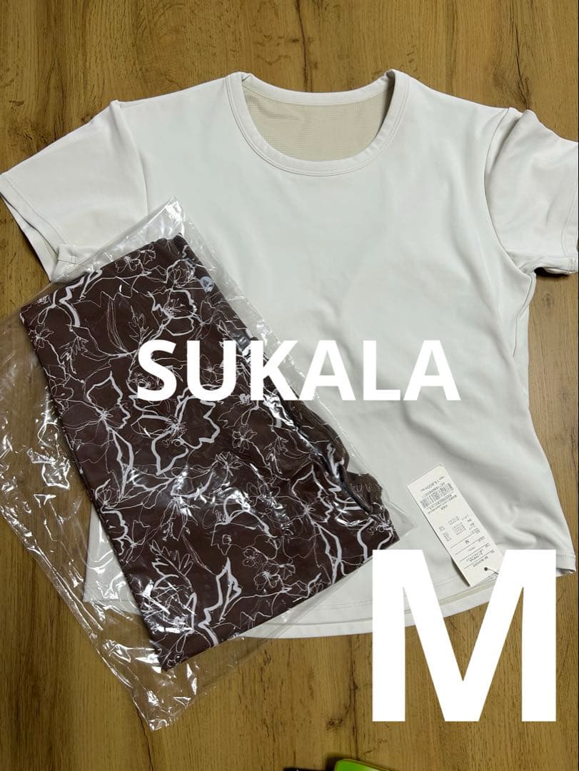 【SUKALA】カップ付きTee＆レギンスセットアップ　M ヨガ　ピラティス
