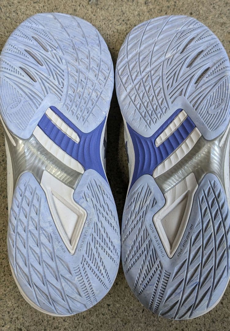 ASICS　バレーボールシューズ