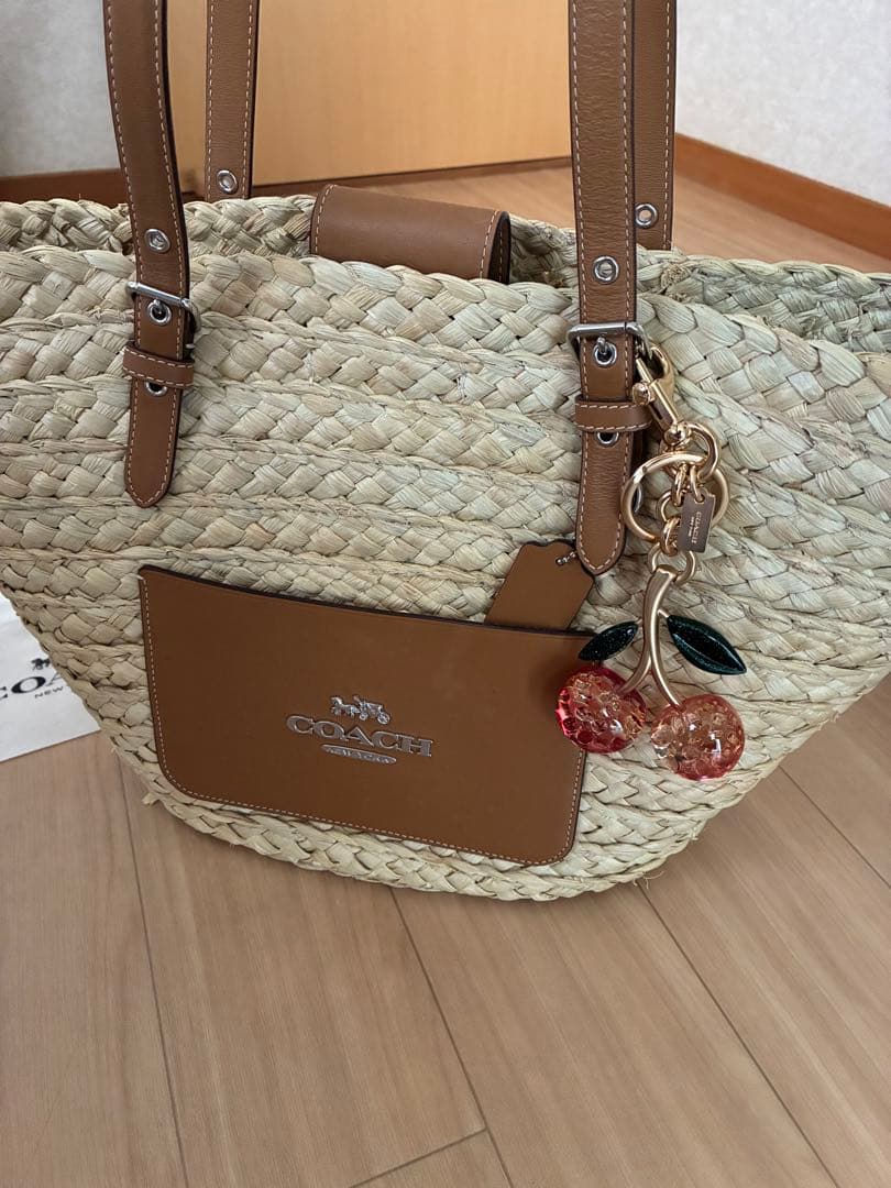 【新品】コーチ　さくらんぼ　キーホルダー　チェリー　バッグチャーム