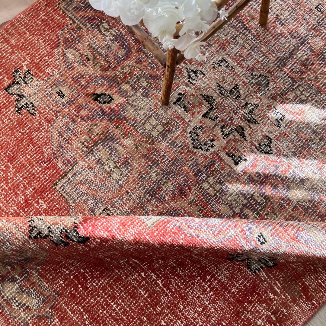 シャビーレッドコーラル116×174ブラック　メダリオン　トルコヴィンテージラグ