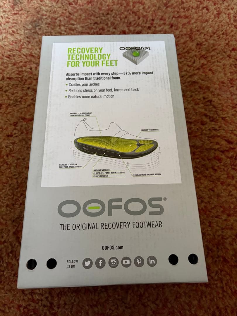 新品OOFOS OOmg ブラック/グリーン スポーツシューズ