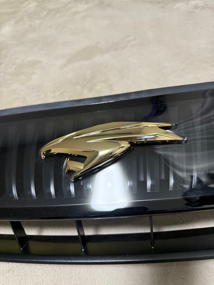 B*d様 60系ハリアー純正フロントグリル53114-48030740新車外し保