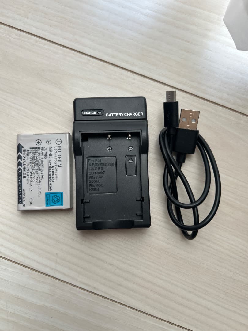 デジタルカメラ FUJIFILM X-S1