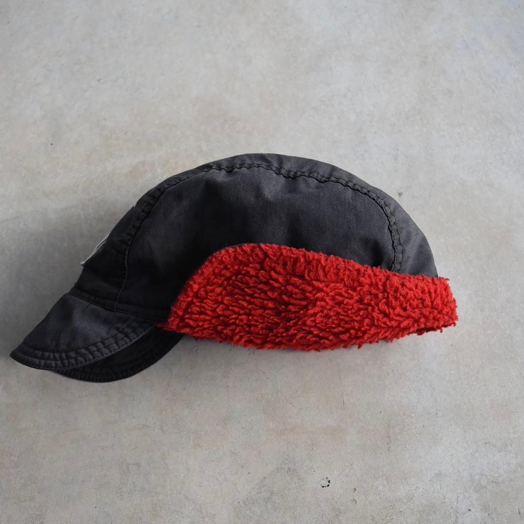 80s90s Because It's There イヤーフラップキャップ黒×赤