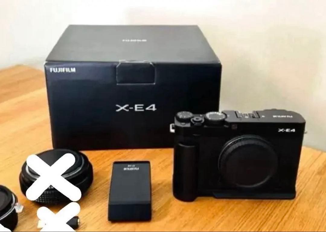 【最終値下げ】Fujifilm X-E4 本体 【美品・付属品アリ】