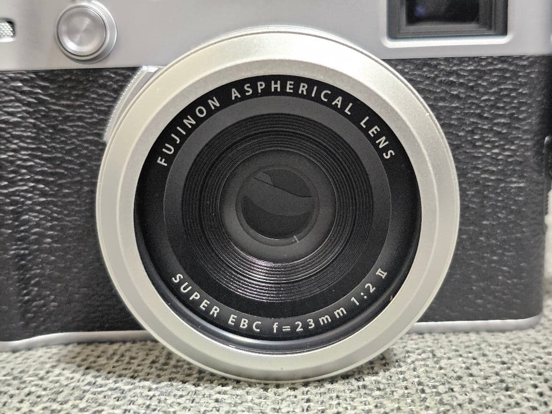 富士フイルム X100Ⅵ シルバー 1年保証付き