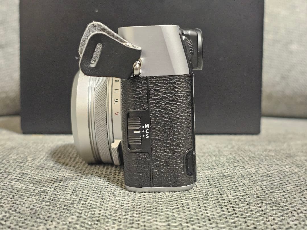 富士フイルム X100Ⅵ シルバー 1年保証付き