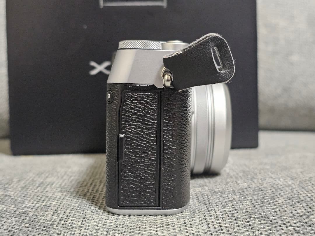 富士フイルム X100Ⅵ シルバー 1年保証付き